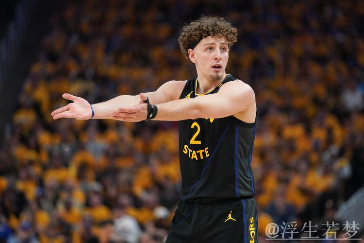 波杰姆斯基半场绝杀三分,表现神勇! 波杰姆斯基半场绝杀三分,表现神勇!