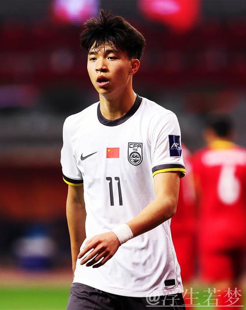 18岁新星王钰栋展望2030，国足无缘世预赛